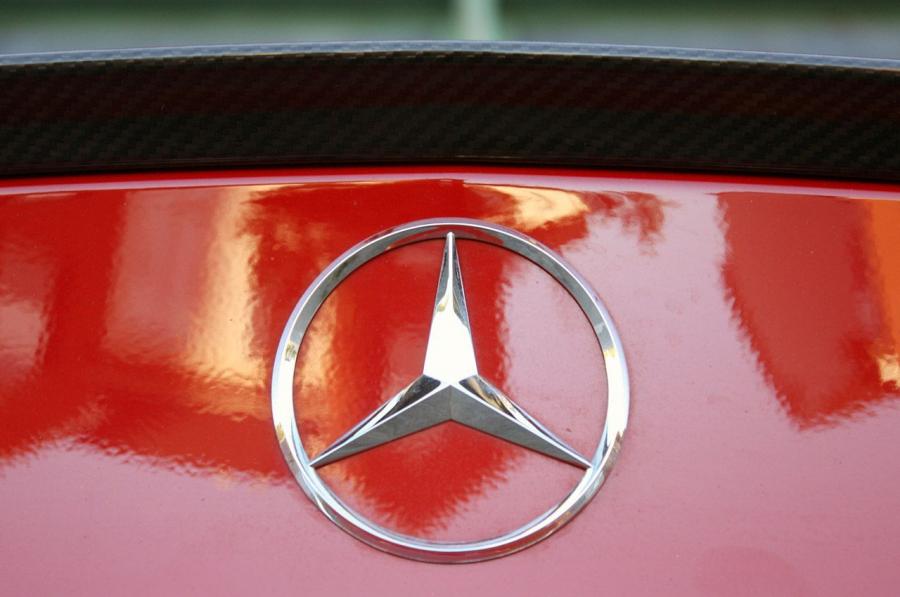  Mercedes-Benz C63 AMG Performance Pack 2011 года  (фото 30 из 39)